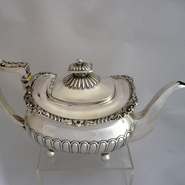 GEORGIAN ENGLISH SILVER TEA SET - Image 4