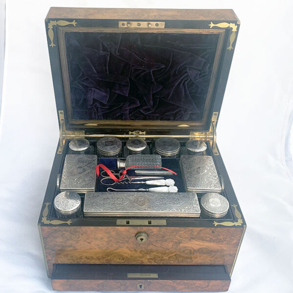 BURL WOOD VANITY CASE